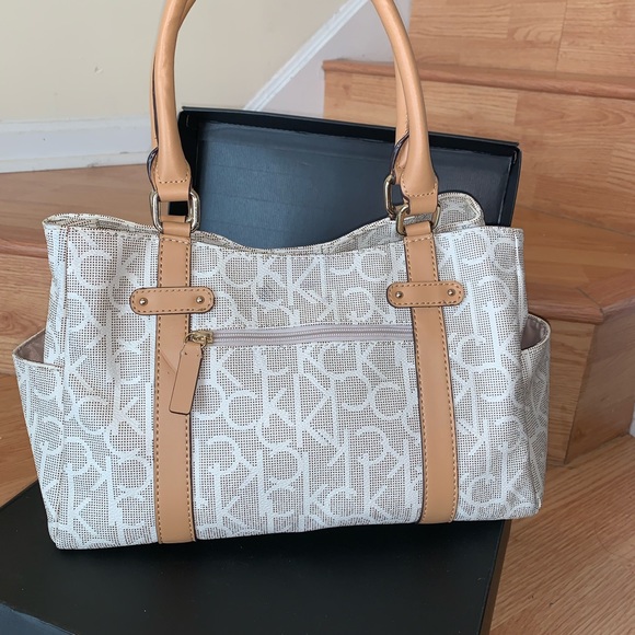 Calvin Klein Handbag - Picture 3 of 9